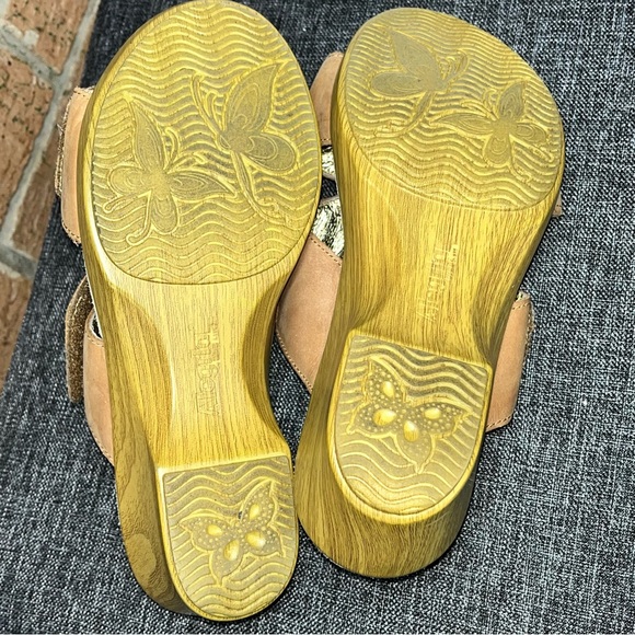 Alegria Linn floral tan sandals- 39 / 8.5-9 - Picture 5 of 7